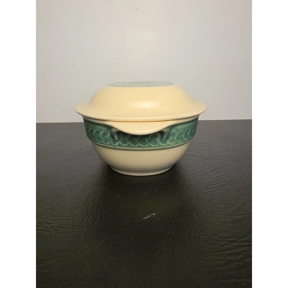 Light Green Longaberger American Craft Orig Covered Casserole Dish Heart Design